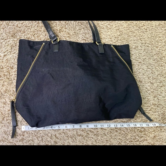 Banana Republic Black Tote Handbag/SOLD - Picture 3 of 10